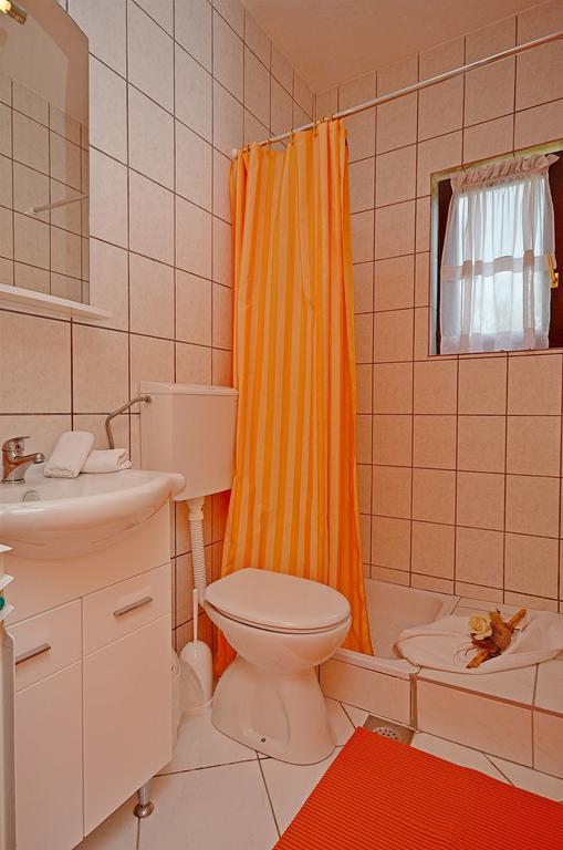 Apartment Tonkica Vodice Ngoại thất bức ảnh